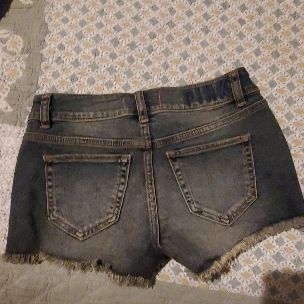 Denim shorts - Picture 3 of 3